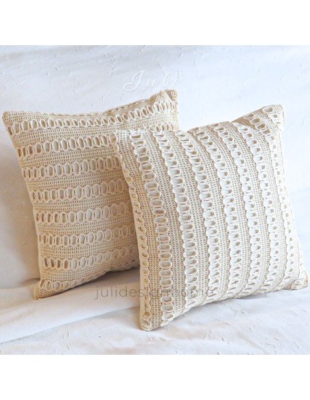 almohadón con puntilla